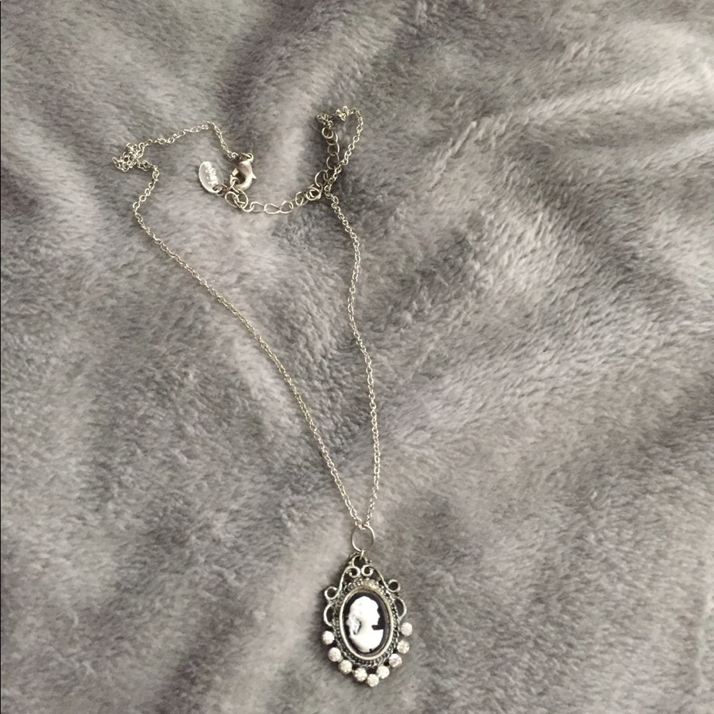 Vintage Queen design .